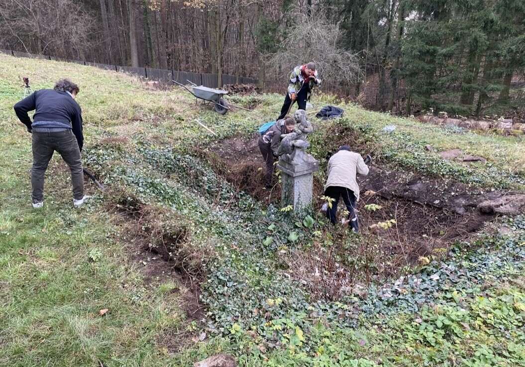 Zahrada před úpravou - Senohraby